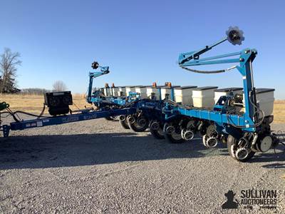 2010 Kinze 3200 Planter