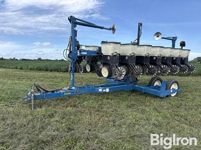 Kinze 3500 8/15 Planter
