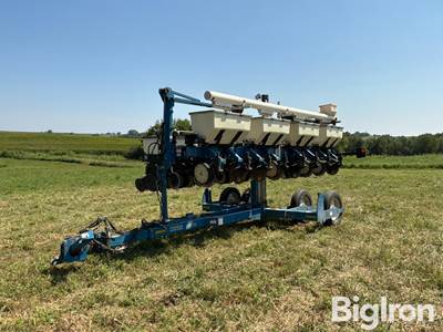 Kinze 3500 Planter