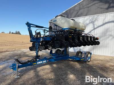 2024 Kinze 3505 8/15 Row Planter