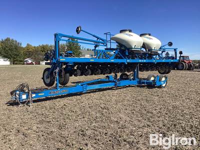 2014 Kinze 3600 16R30" Planter