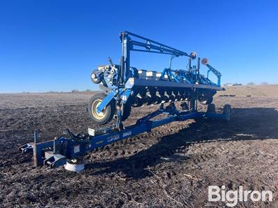 2005 Kinze 3600 16R30” Planter