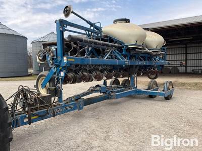 Kinze 3600 12R30" Row Crop Planter