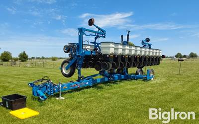 2014 Kinze 3600 12/23 Split-Row Planter