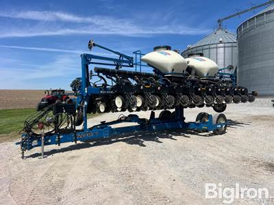 Kinze 3600 12/24 Interplant Planter