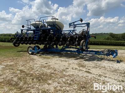 2020 Kinze 3600 12/23 Split Row Bulk Fill Planter