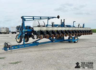 2008 Kinze 3600 16/31 Interplant Planter
