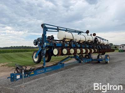 Kinze 3600 16R30 Planter