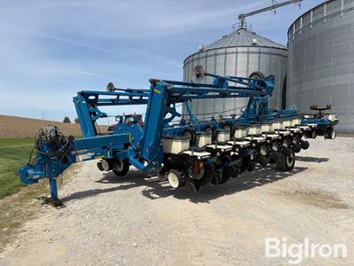 Kinze 3800 24-30 Planter