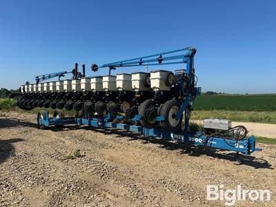 Kinze 16/31 Interplant Planter