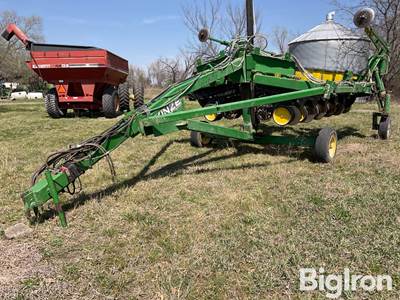Kinze RF 12R30" Row Crop Planter