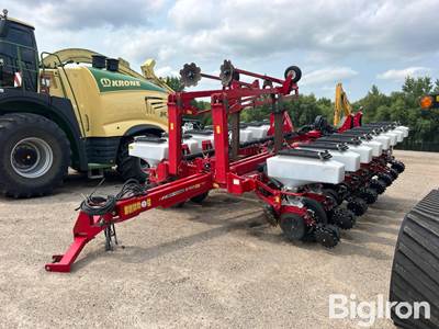 2013 Massey Ferguson 8180 16R30 Planter