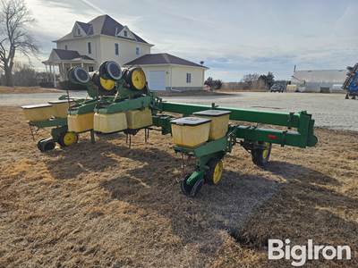 4-Row Male 3-Pt Planter
