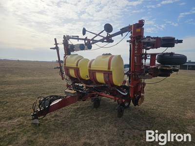 White 5100 8R36 Vacuum Planter