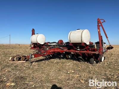 White 6100 8R30" Pull-Type Planter