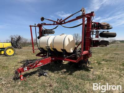 White 6100 8R36 Planter