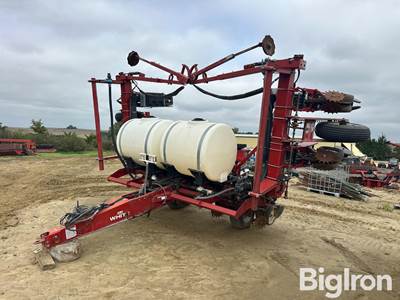 White 6100 8R36 Planter