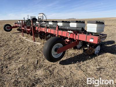White 6700 Planter With John Deere Hydraulic Drive