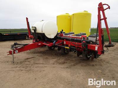 White 8128 8R30 Planter w/Liquid Fertilizer
