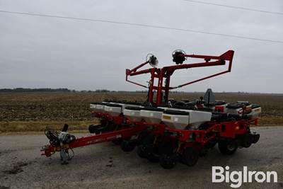 White 8200 12R30 Planter