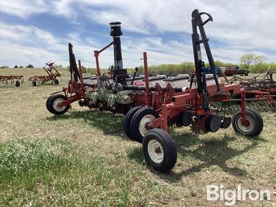 White 8700 8R30" Planter