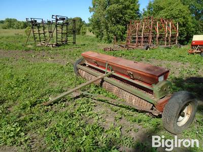 Brillion Sure-Stand SS120-04 Seeder