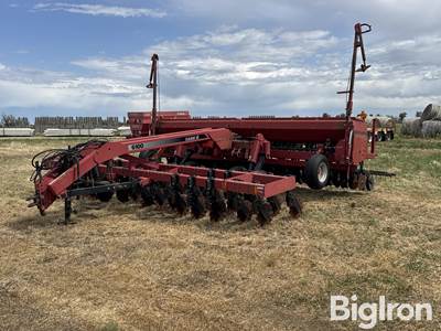 Case IH 5400 Grain Drill w/6100 Coulter Cart