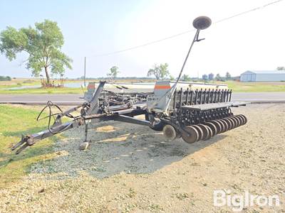 CrustBuster 3200 DD41x18 Forward Folding Grain Drill