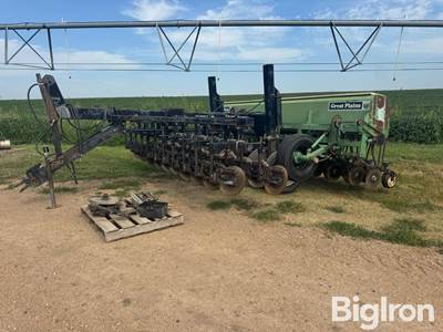 Great Plains Solid Stand 15 no till drill w/coulter cart