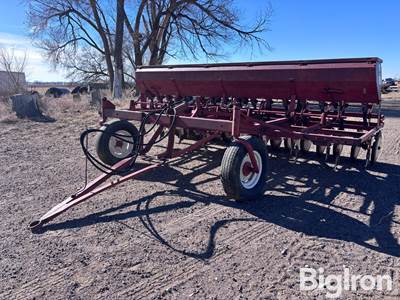 International 150 Plow Drill