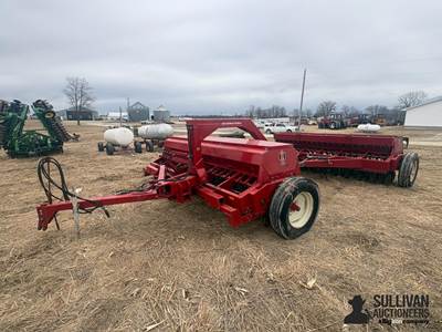 International 5100 Soybean Special Grain Drill