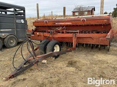 International 620 Grain Drill