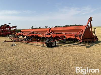 1994 International 7100 Hoe Drills w/Transport
