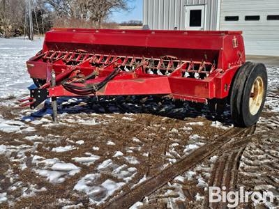 International Soybean Special 5100 Drill