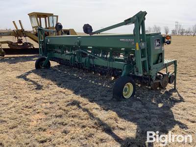 John Deere 1520 20' Grain Drill