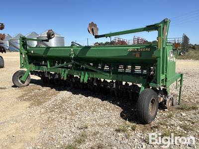 2001 John Deere 1520 Grain Drill