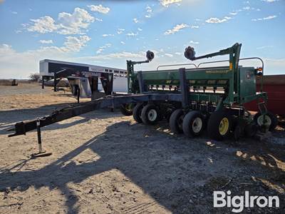 John Deere 1530 Drill