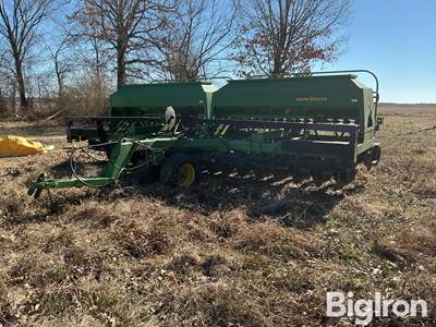 John Deere 1560 No Till Drill