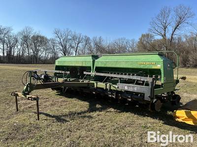 John Deere 1560 No Till Drill 20’