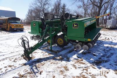 John Deere 455 30' Grain Drill w/Grass Seed Attachment
