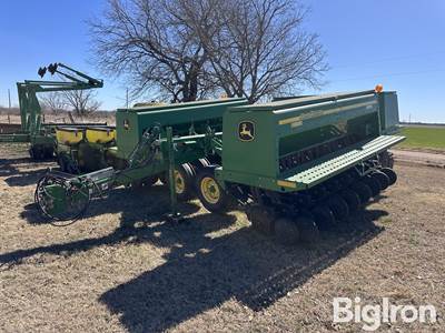 2009 John Deere 455 30’ Grain Drill