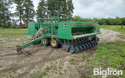 John Deere 455 30' Folding Grain Drill