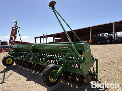 John Deere 520 20' Grain Double Disk Drill