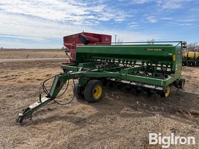 John Deere 750 No Till Drill