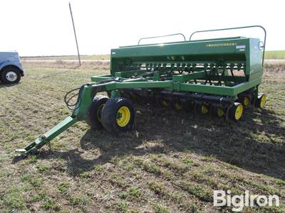 John Deere 750 15' No-Till Drill