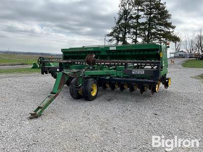 John Deere 750 No Till Drill