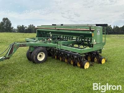 John Deere 750 No Till Drill