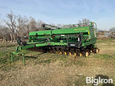 John Deere 750 No-Till Drill