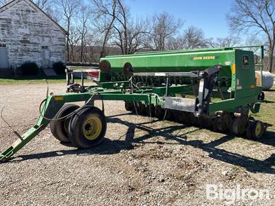 John Deere 752 15' No-Till Drill
