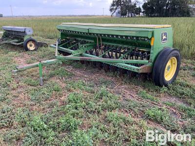 John Deere 8300 Drill
